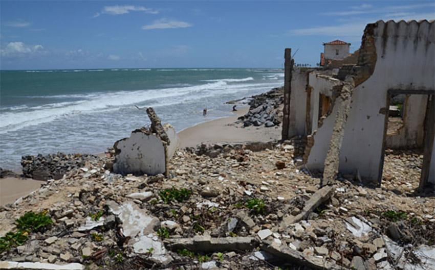 Erosão ameaça quase 40 praias no RN