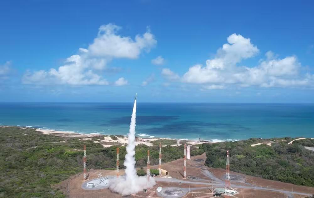 Barreira do Inferno testa laboratório espacial que chega a 100 km de altitude e retorna de paraquedas
