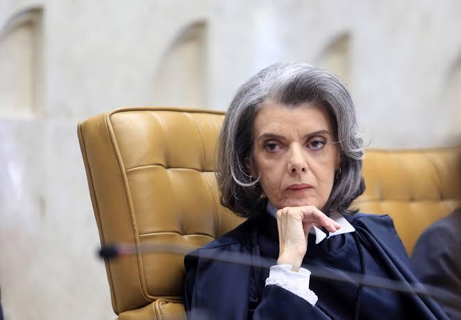 Cármen Lúcia se torna peça decisiva na disputa entre Moraes e Mendonça no STF