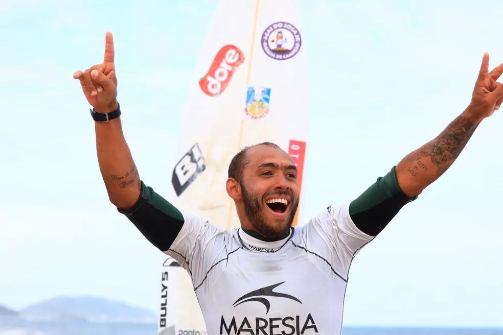 Potiguar Jadson André conquista bicampeonato da WSL em Guarapari