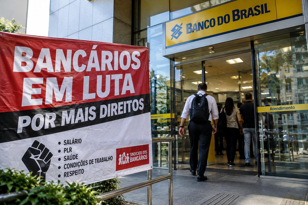 Bancários do RN encerram greve após aprovação de acordo