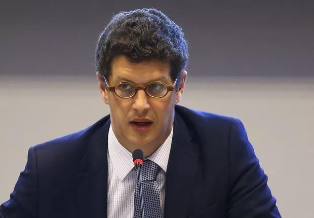 Ricardo Salles desiste do Senado e apoia André do Prado após confrontos na campanha