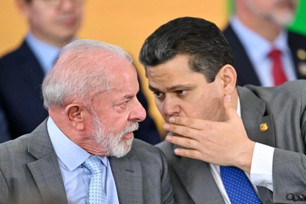 Fim da escala 6x1 entra na pauta do Senado em momento estratégico da eleição